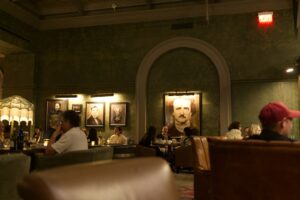 Beszélgetésekből könyv – Mikor válnak a beszélgetések irodalommá?