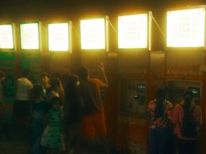 A mozijegy árak változása évtizedenként