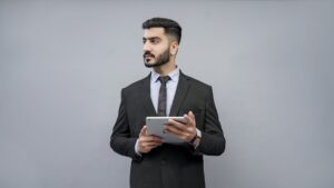 A munkához való viszony változásai az életpálya során: generációs különbségek és egyéni tapasztalatok